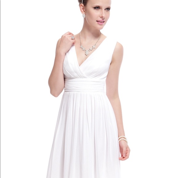 NWT Beautiful White cocktail dress very elegant - Picture 4 of 8